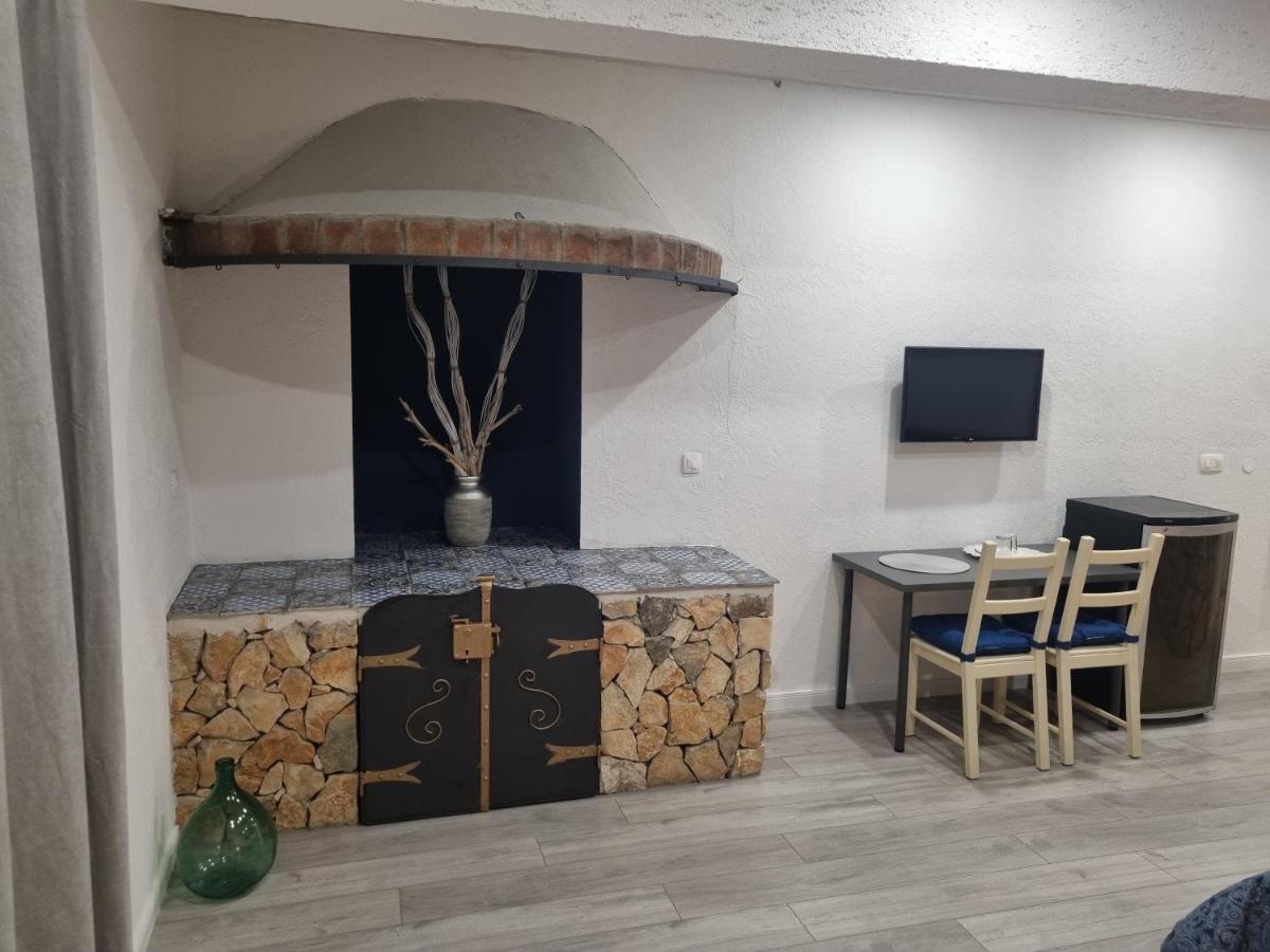 Rooms And Apartment Feral Rovinj Ngoại thất bức ảnh