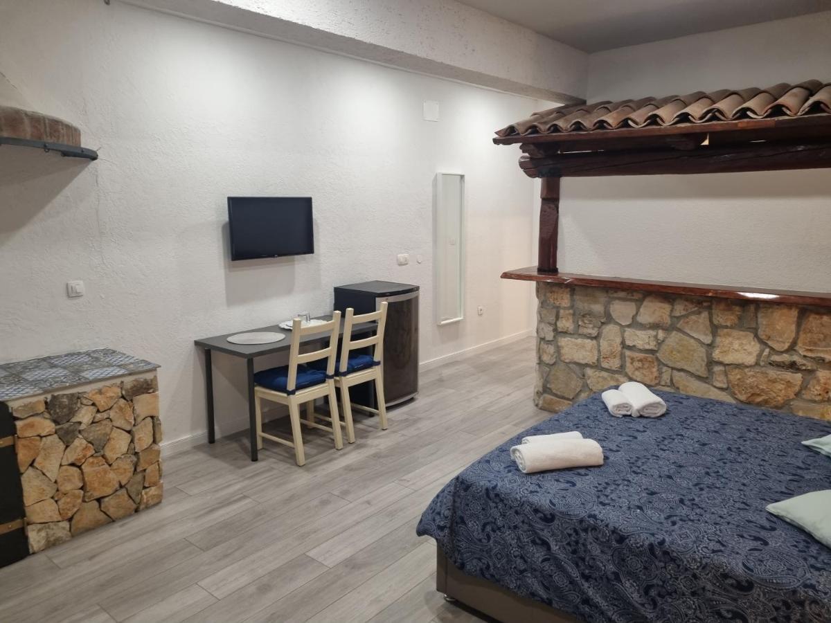 Rooms And Apartment Feral Rovinj Ngoại thất bức ảnh