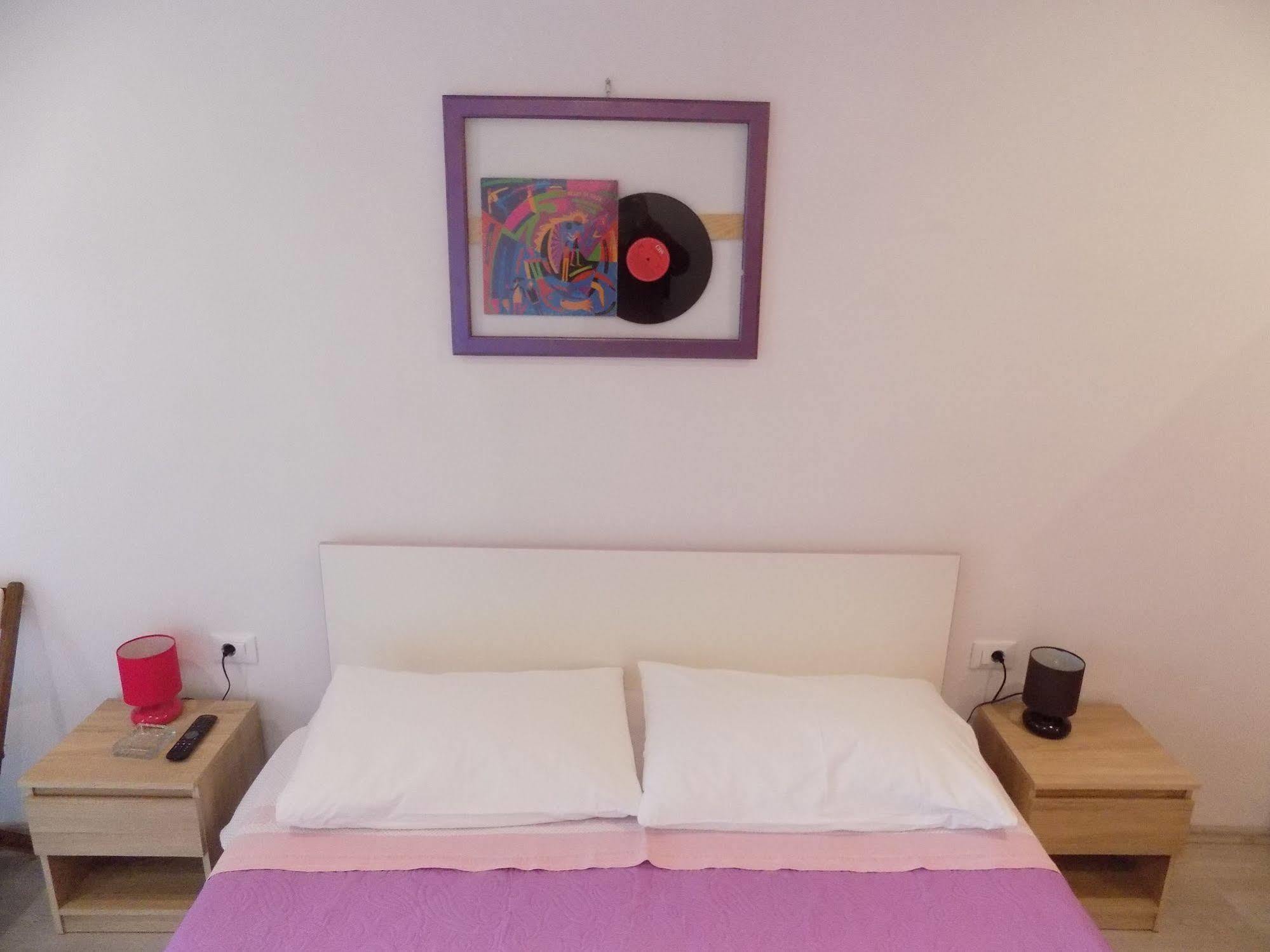 Rooms And Apartment Feral Rovinj Ngoại thất bức ảnh