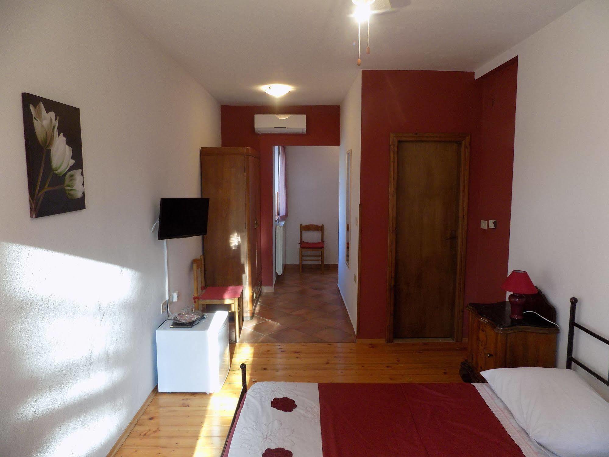 Rooms And Apartment Feral Rovinj Ngoại thất bức ảnh