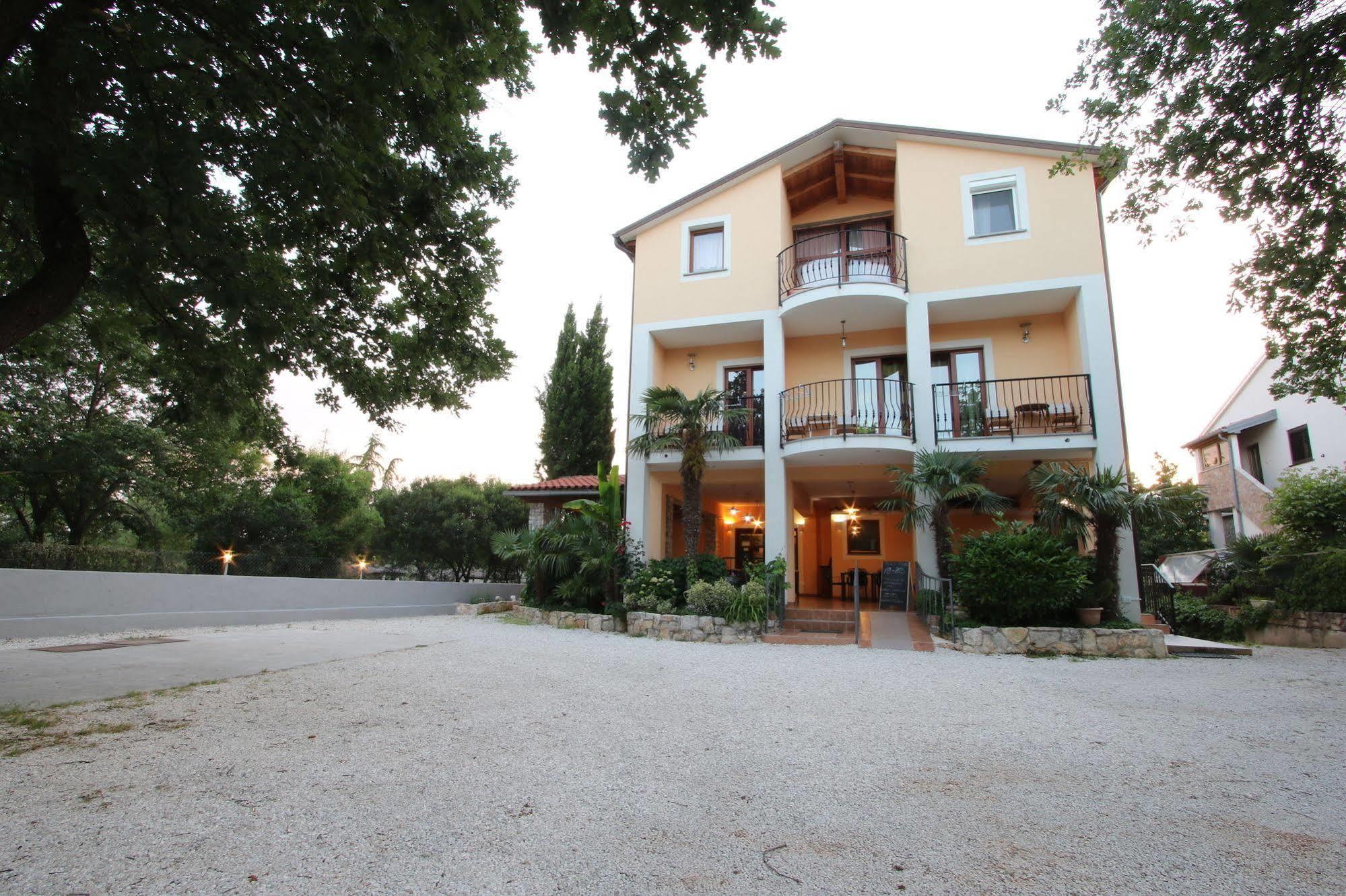 Rooms And Apartment Feral Rovinj Ngoại thất bức ảnh