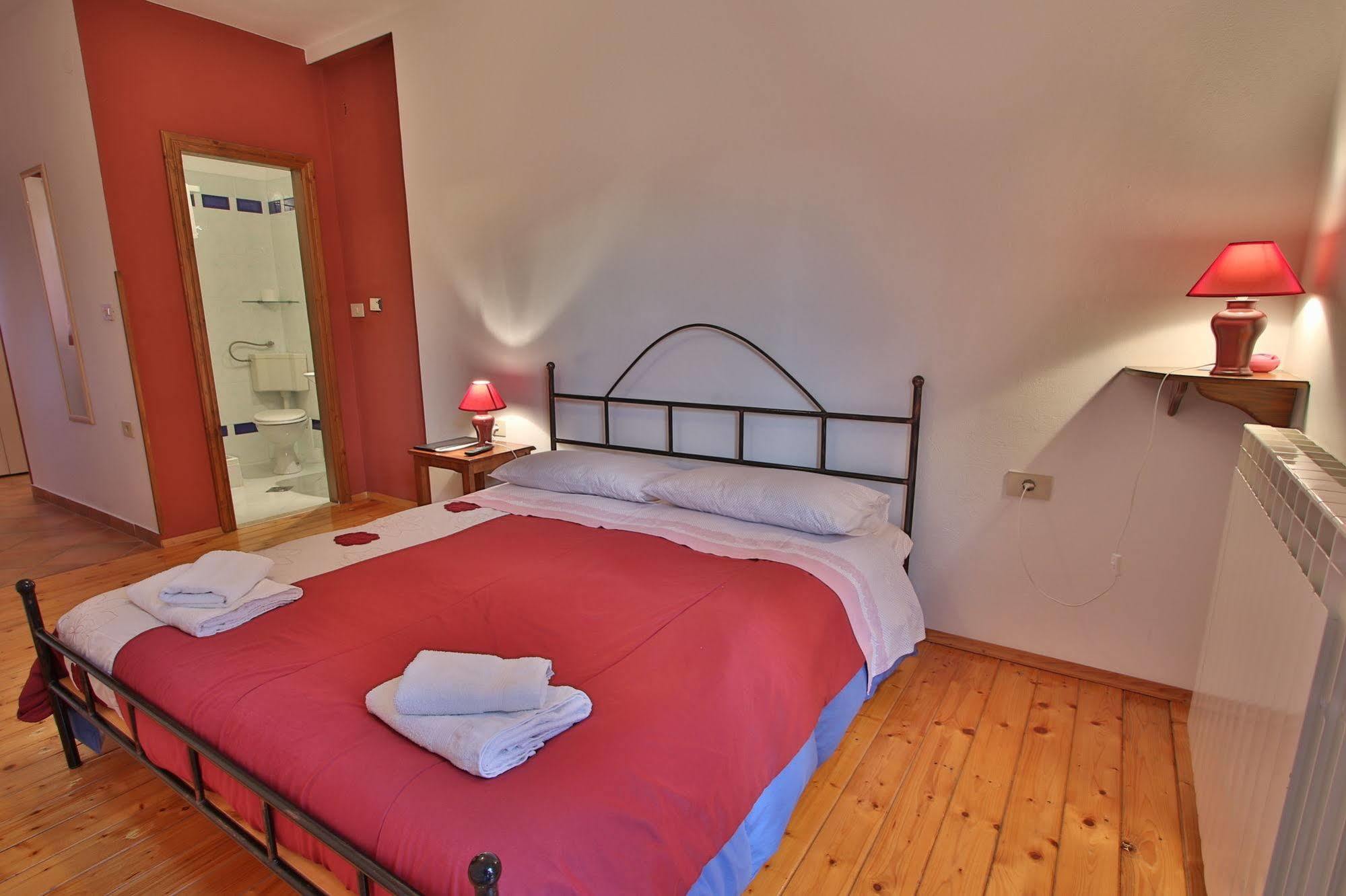 Rooms And Apartment Feral Rovinj Ngoại thất bức ảnh