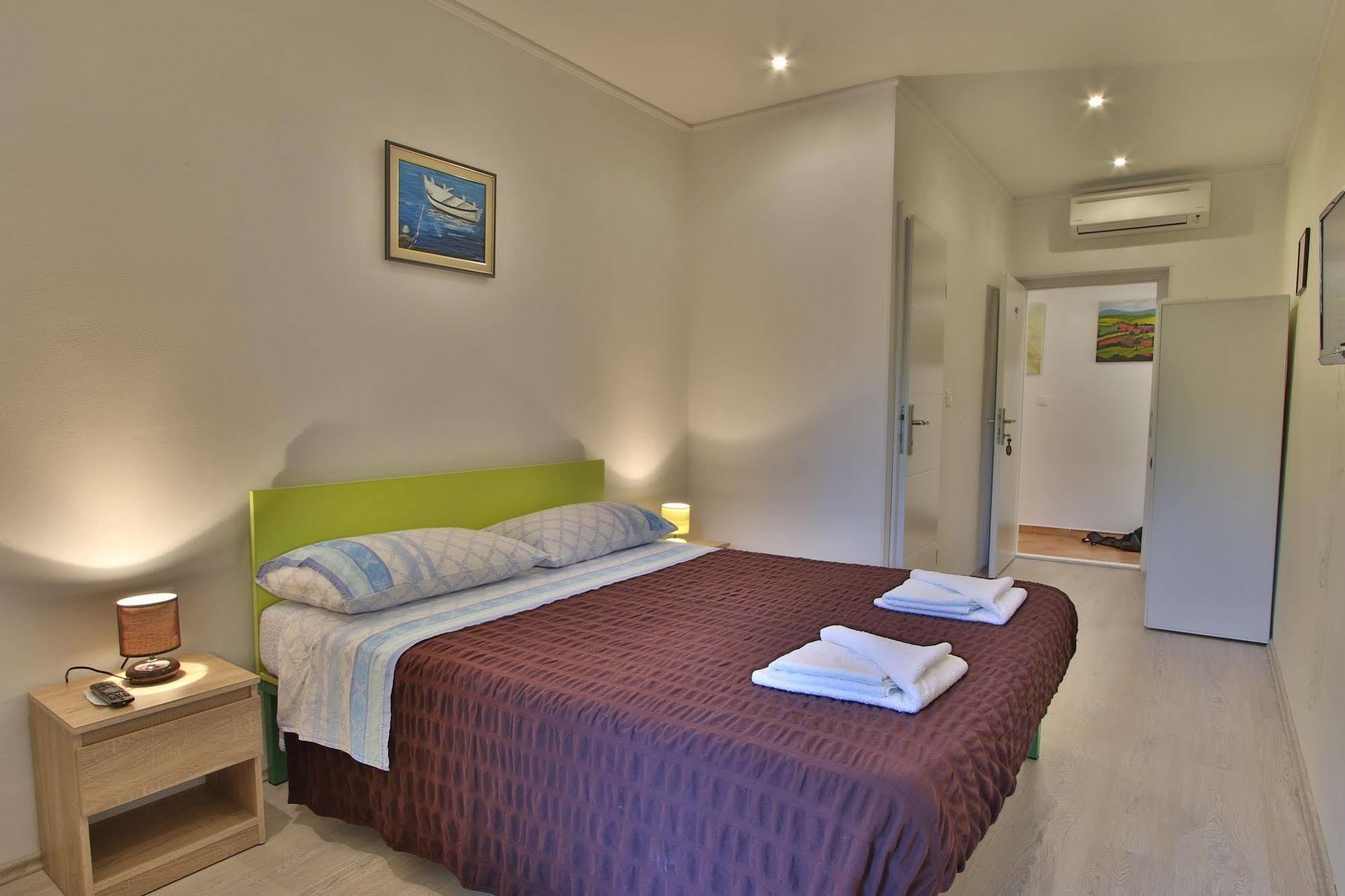 Rooms And Apartment Feral Rovinj Ngoại thất bức ảnh